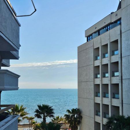 Sea View Apartament. Luxury Area In Durres Beach. Apartment Luaran gambar