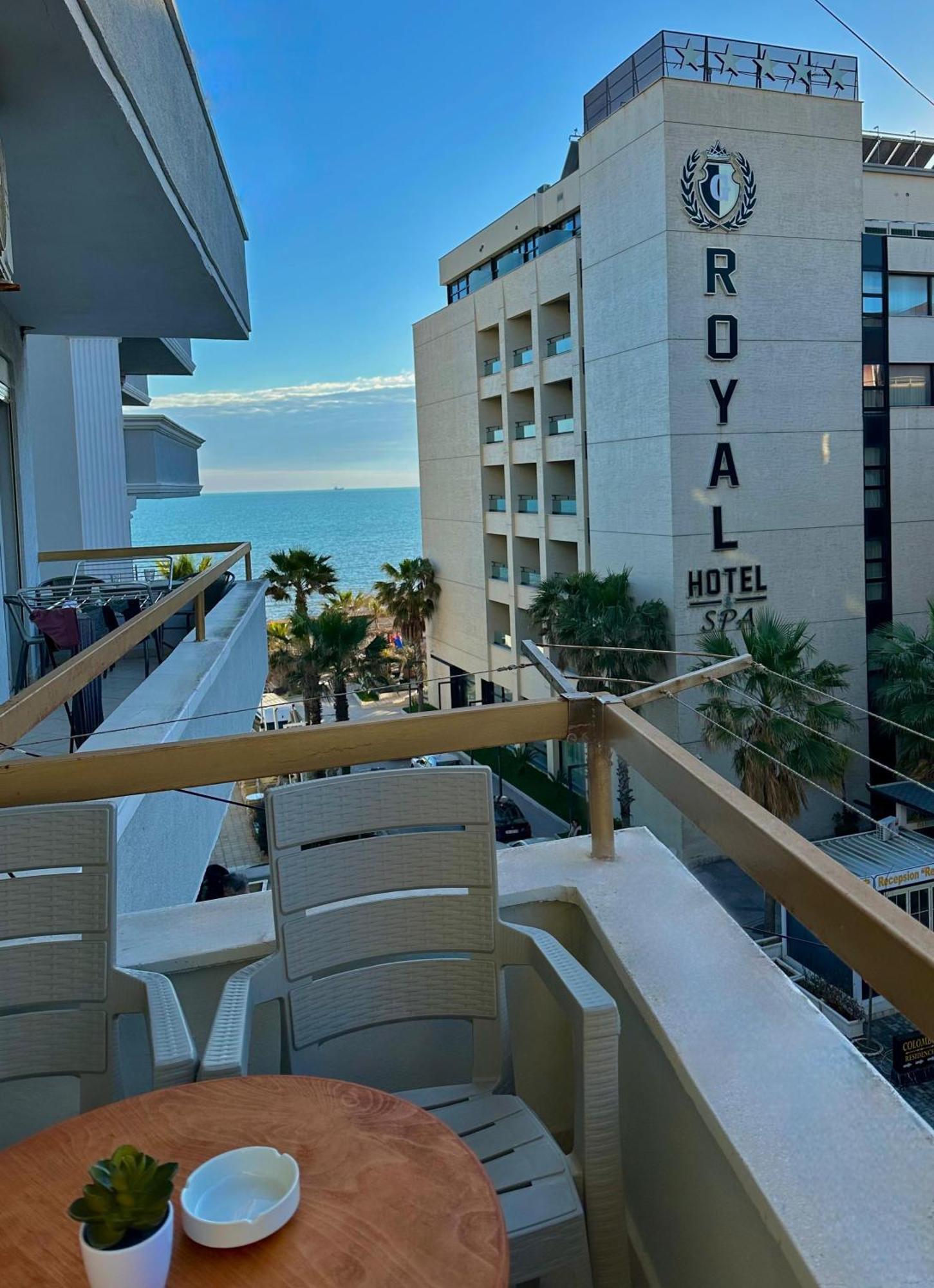 Sea View Apartament. Luxury Area In Durres Beach. Apartment Luaran gambar