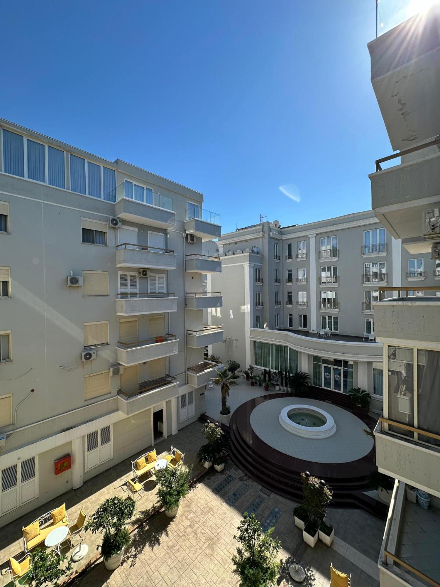 Sea View Apartament. Luxury Area In Durres Beach. Apartment Luaran gambar