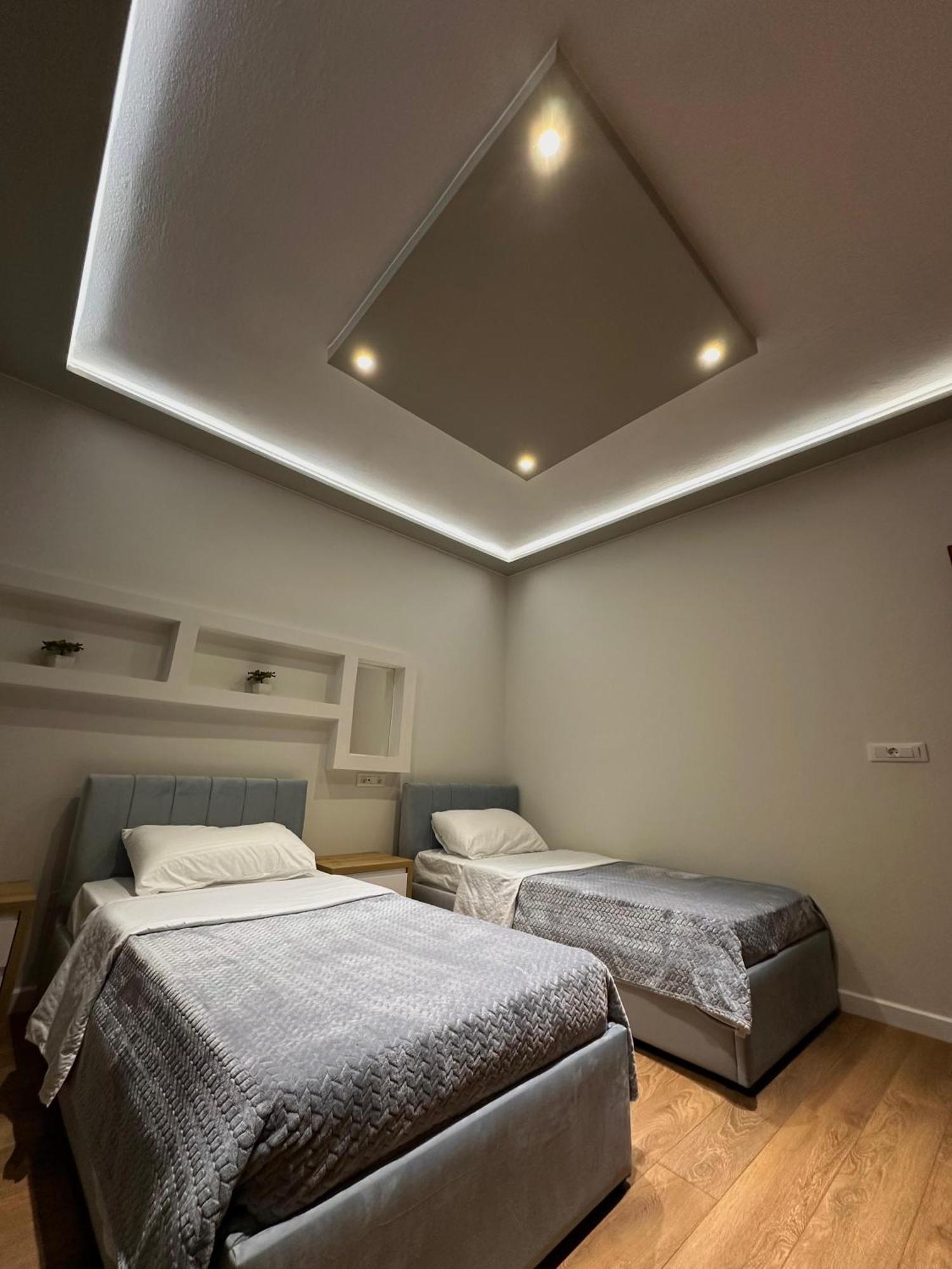 Sea View Apartament. Luxury Area In Durres Beach. Apartment Luaran gambar